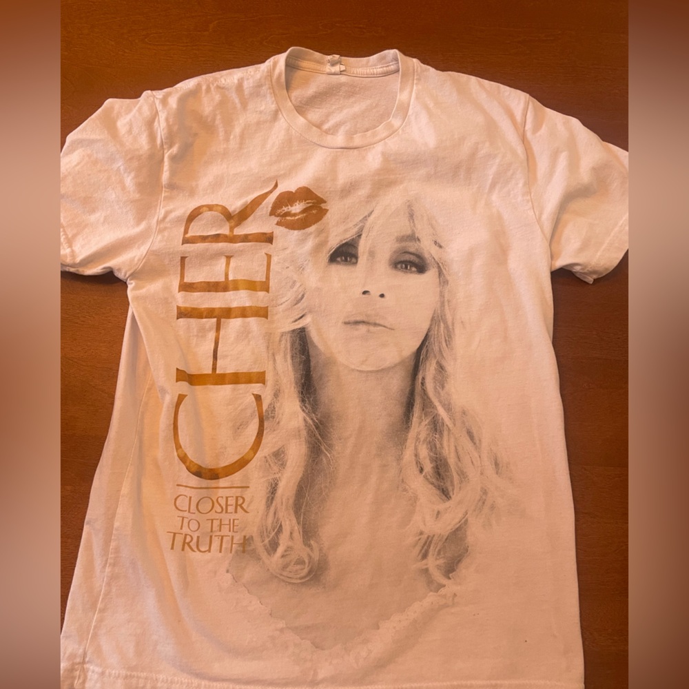 Cher tees